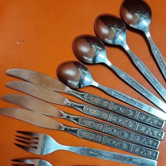 Vintage-Style Silver Floral Cutlery Set - 12 Piece (Silver) - Picture 4 of 8